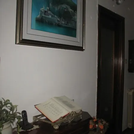 Mare E Monti Bed and Breakfast Λα Σπέτσια